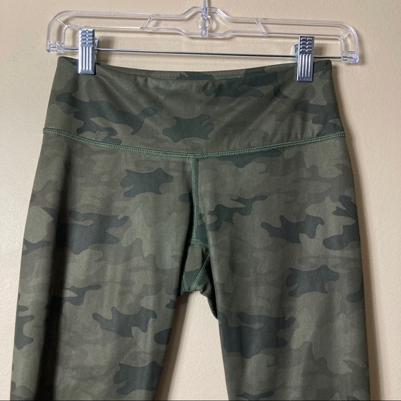 Lululemon Wunder Under Crop Legging Full On Luxtreme Savasana Camo Fatigue Green - Picture 7 of 11